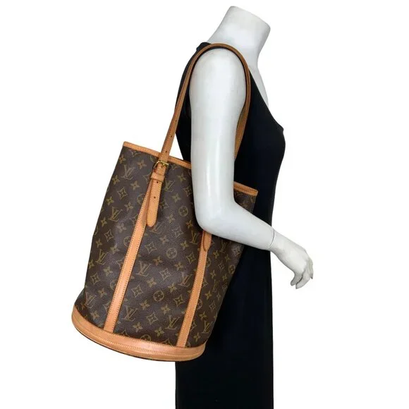 Authentic Louis Vuitton Monogram Marais GM Bucket Bag - Picture 7 of 16